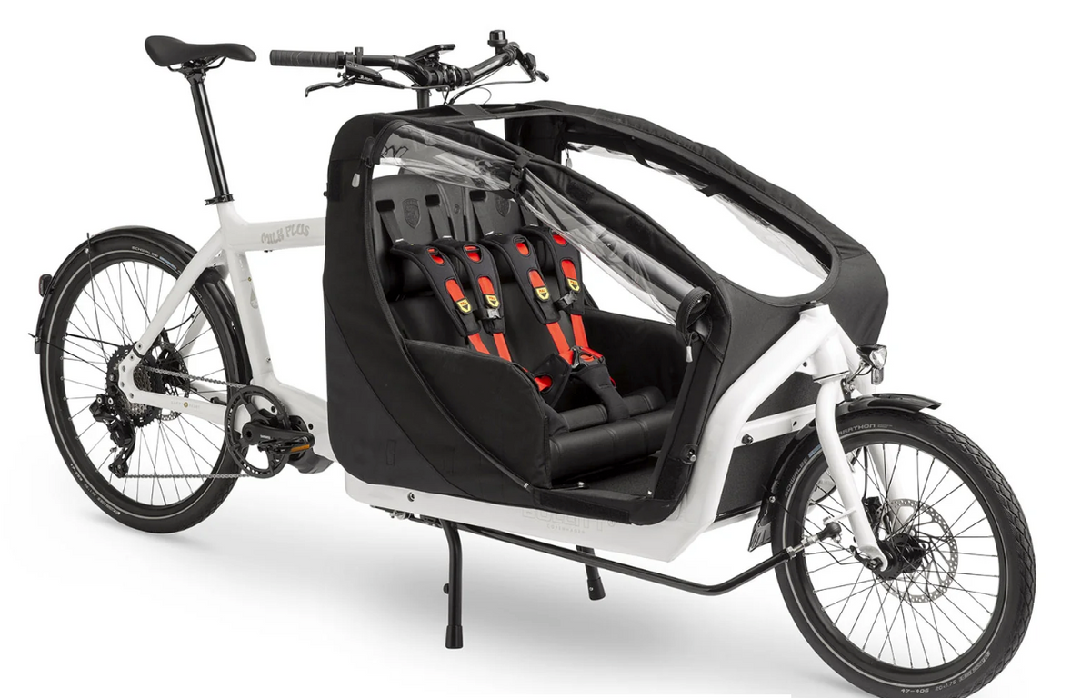 Larry vs Harry Bullitt Twinseat & 5 Point Seat Belts